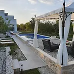Villa Little Getaway *