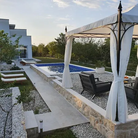 Villa Little Getaway *